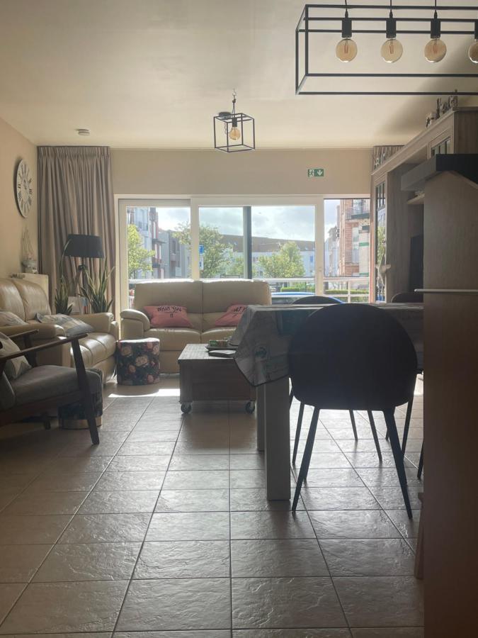Des Ambassadeurs Lägenhet Blankenberge Exteriör bild